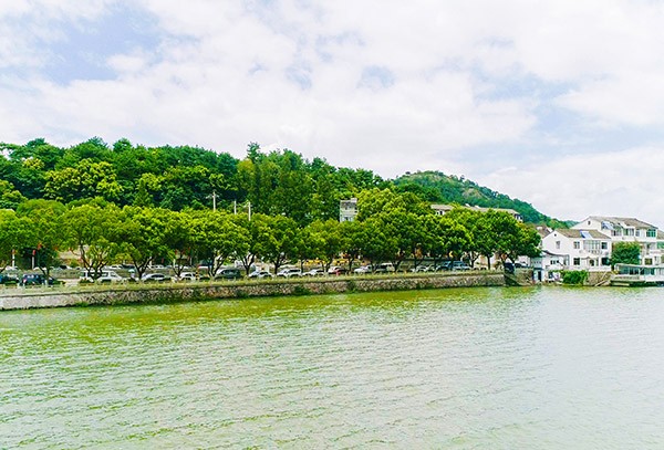 东钱湖前堰头村、郭家峙村和陶公内河生态治理工程