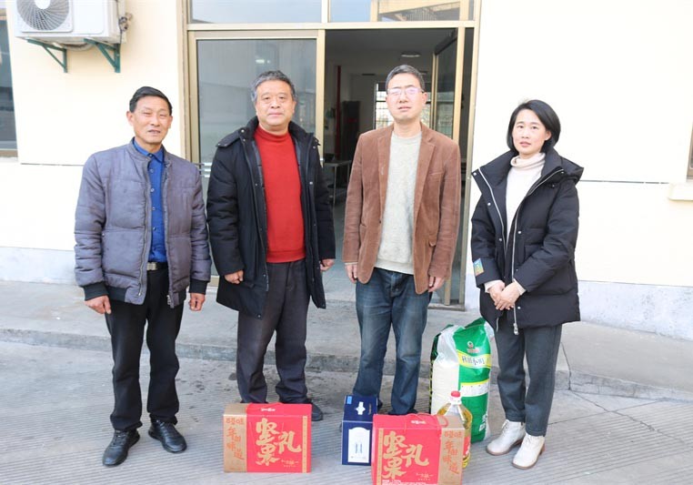 支部慰问帮扶困难群众